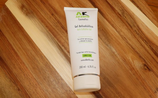 Otra imagen de la crema de Akento